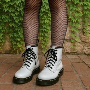 DOCTOR MARTENS Bone Smooth Leather Lace Up Boots, W 10, UK 42